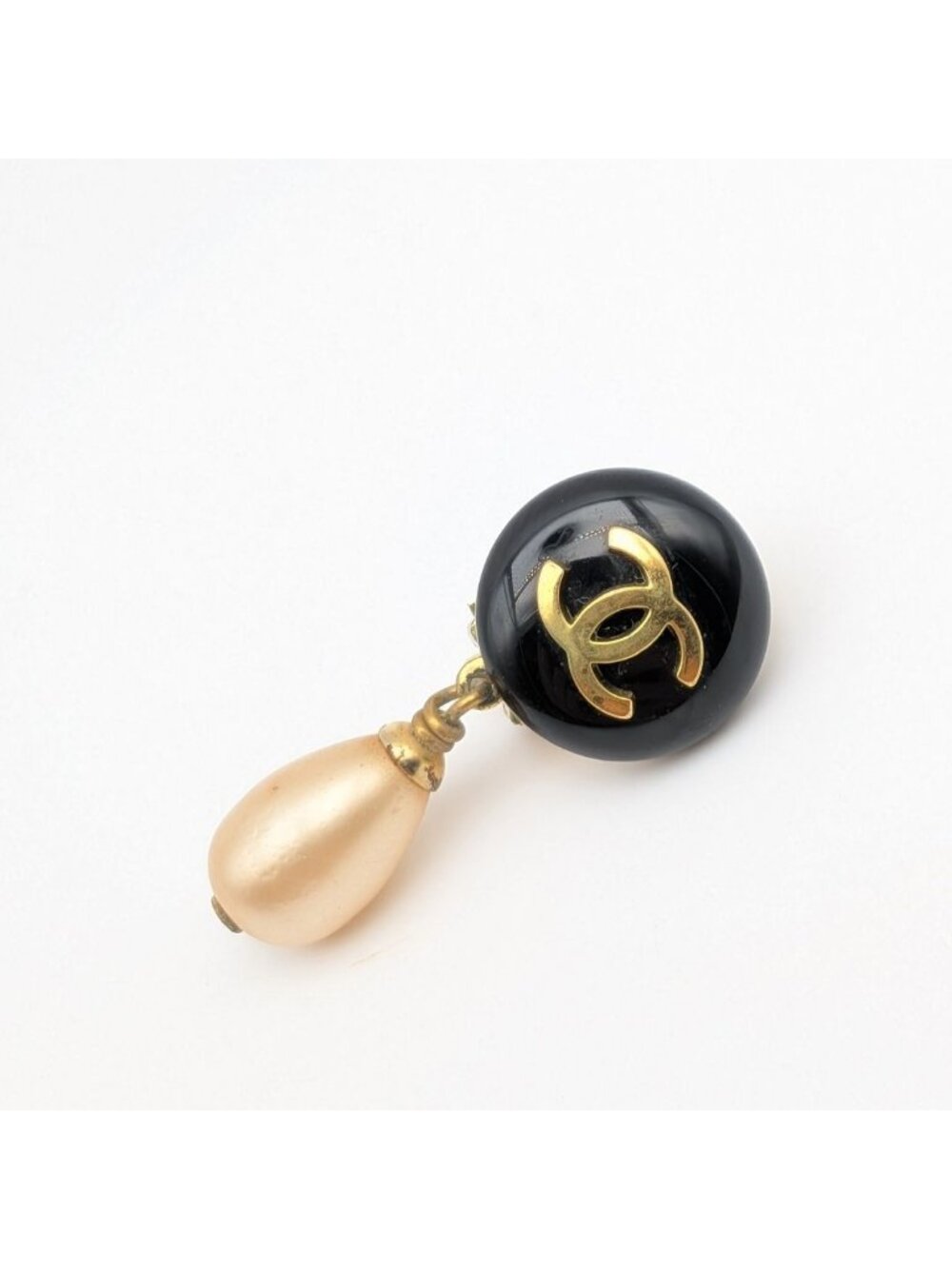 Chanel Single Earrings CC Logo Gold Black Faux Pearl Drop Swing Vintage 95P